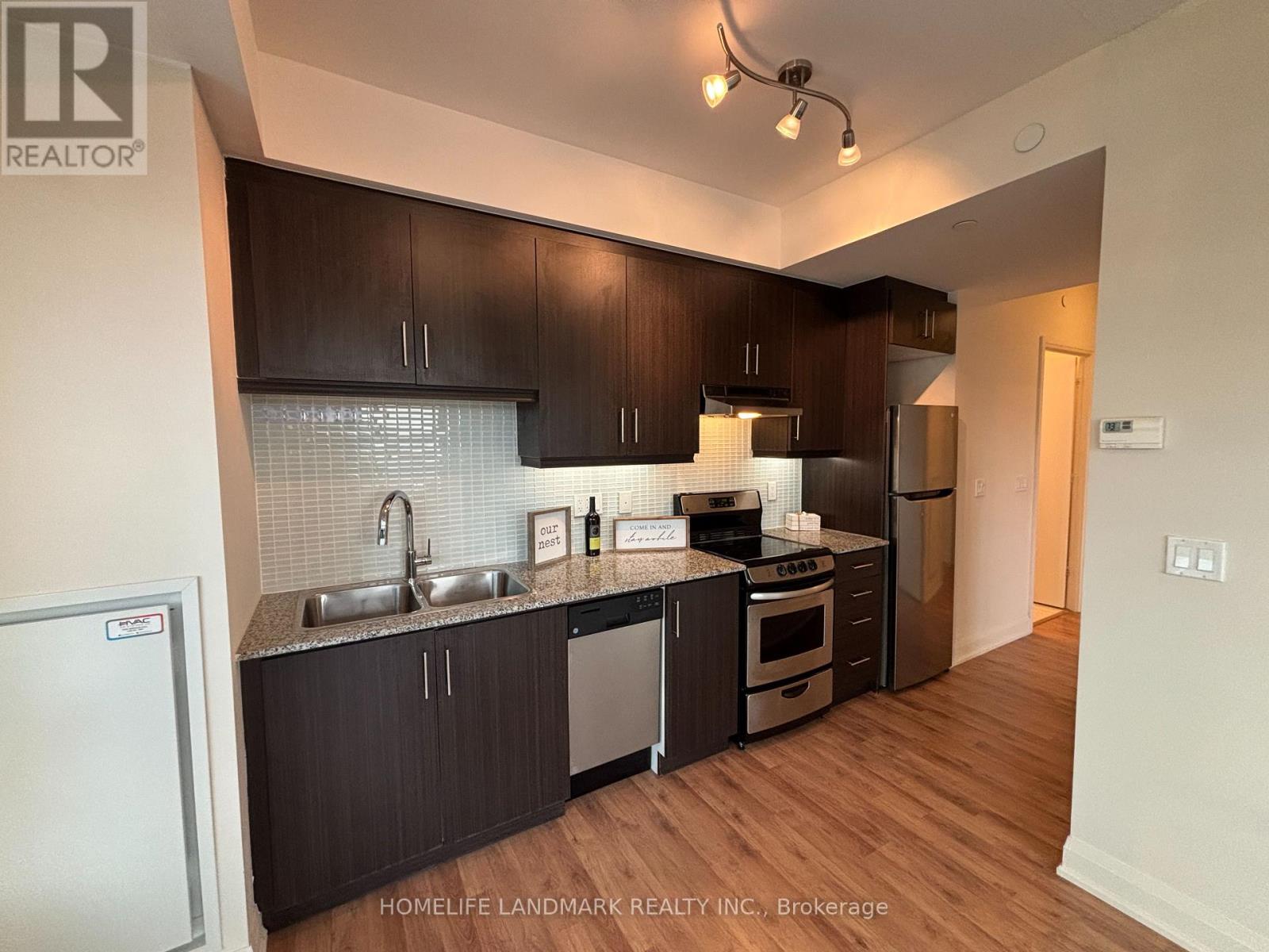 1809 - 68 Canterbury Place, Toronto, Ontario  M2N 0H8 - Photo 11 - C12167949