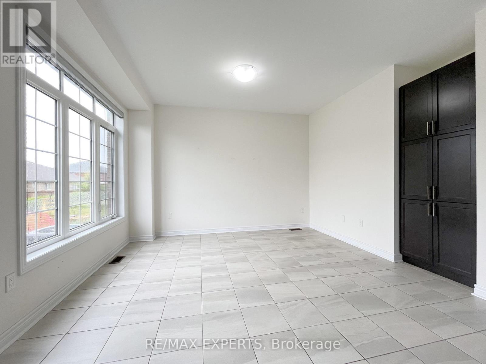 2217 Lozenby Street, Innisfil, Ontario  L9S 0M9 - Photo 11 - N12167645