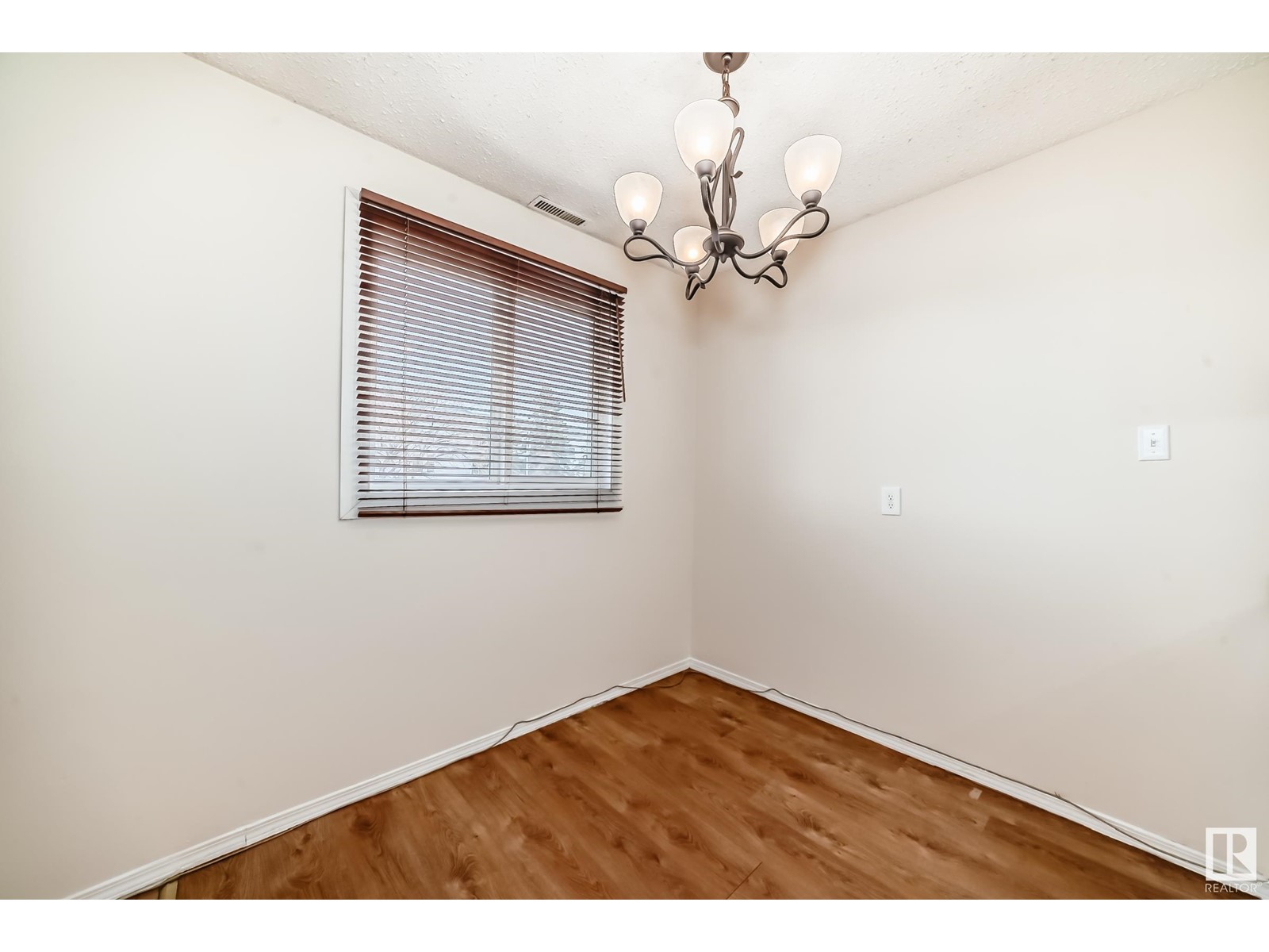 8417 29 Av Nw, Edmonton, Alberta  T6K 3M8 - Photo 10 - E4438036