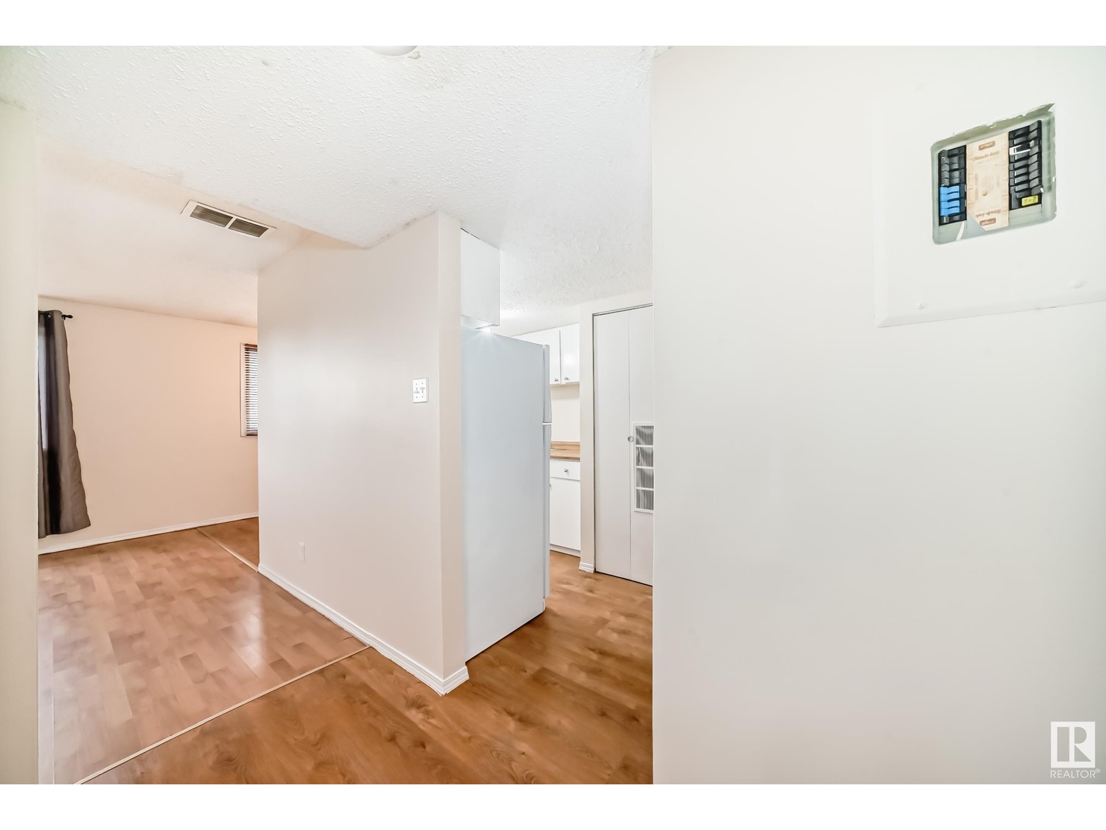 8417 29 Av Nw, Edmonton, Alberta  T6K 3M8 - Photo 15 - E4438036