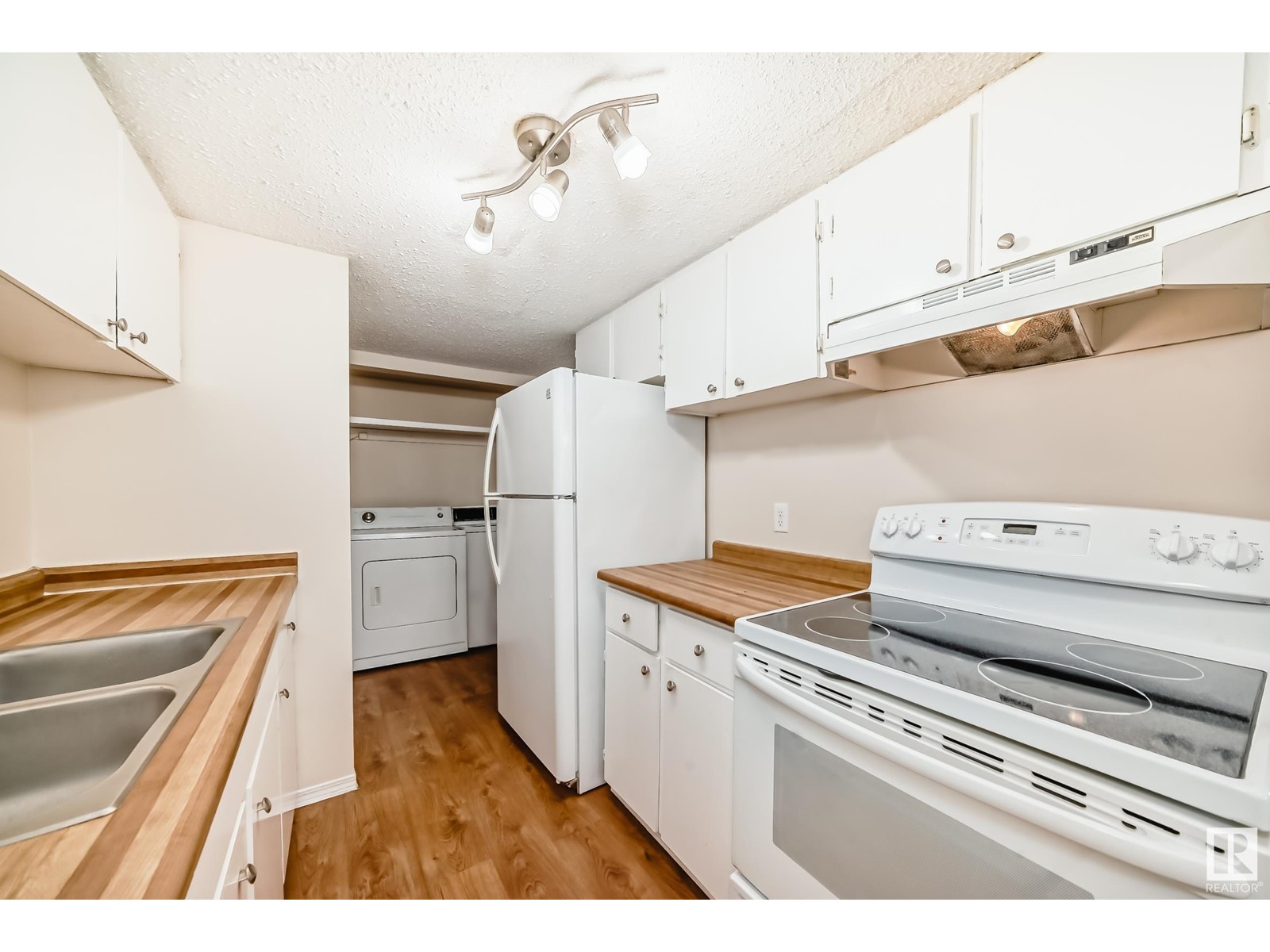 8417 29 Av Nw, Edmonton, Alberta  T6K 3M8 - Photo 8 - E4438036
