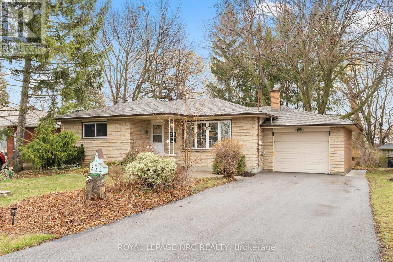 30 Juliana Crescent, St. Catharines, Ontario  L2N 4B4 - Photo 1 - X12168008