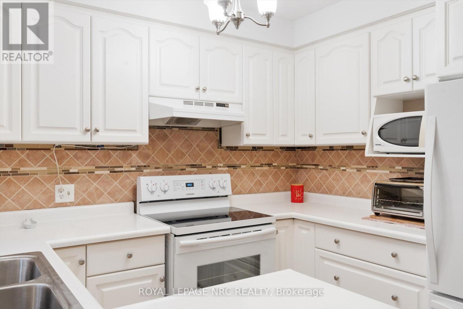 30 Juliana Crescent, St. Catharines, Ontario  L2N 4B4 - Photo 11 - X12168008