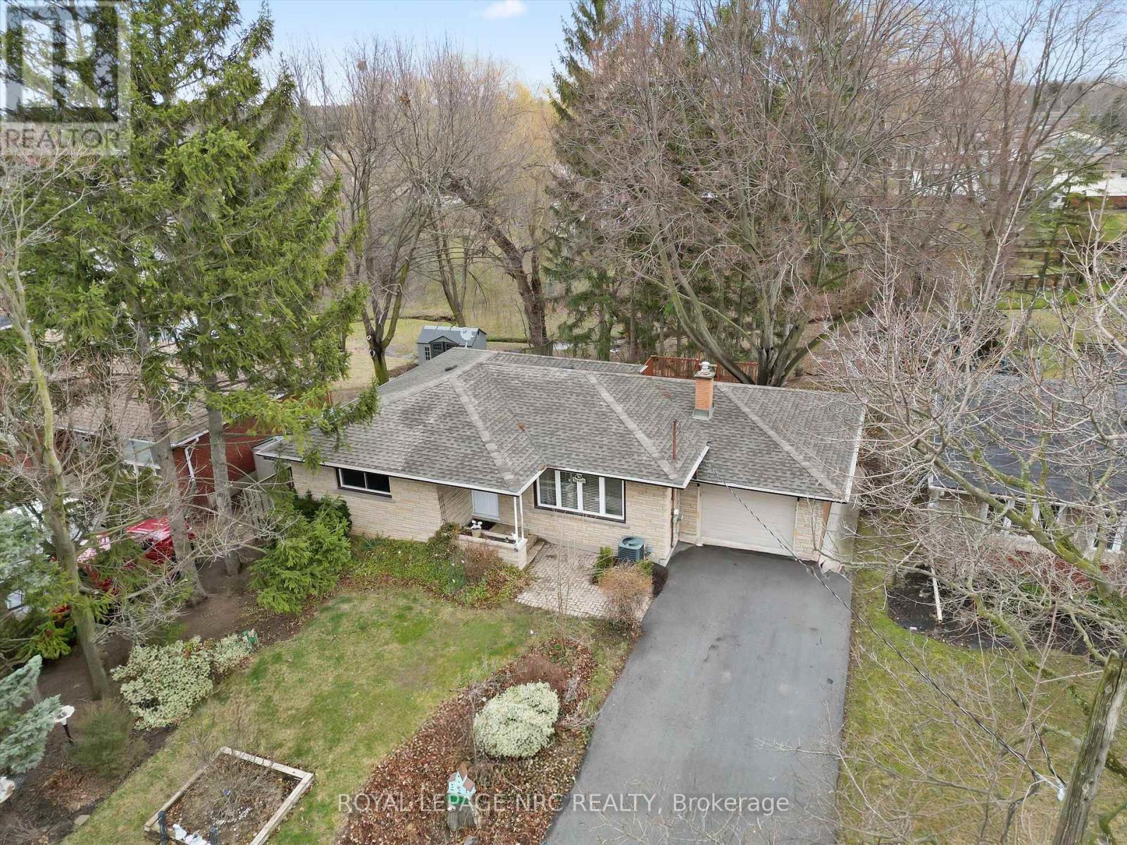 30 Juliana Crescent, St. Catharines, Ontario  L2N 4B4 - Photo 2 - X12168008