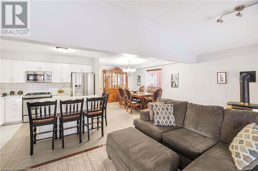 345 Thomas Slee Drive, Kitchener, Ontario  N2P 2X5 - Photo 16 - 40732802