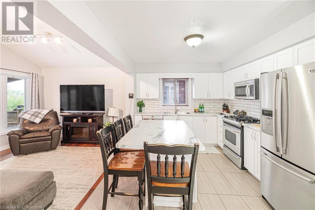 345 Thomas Slee Drive, Kitchener, Ontario  N2P 2X5 - Photo 8 - 40732802