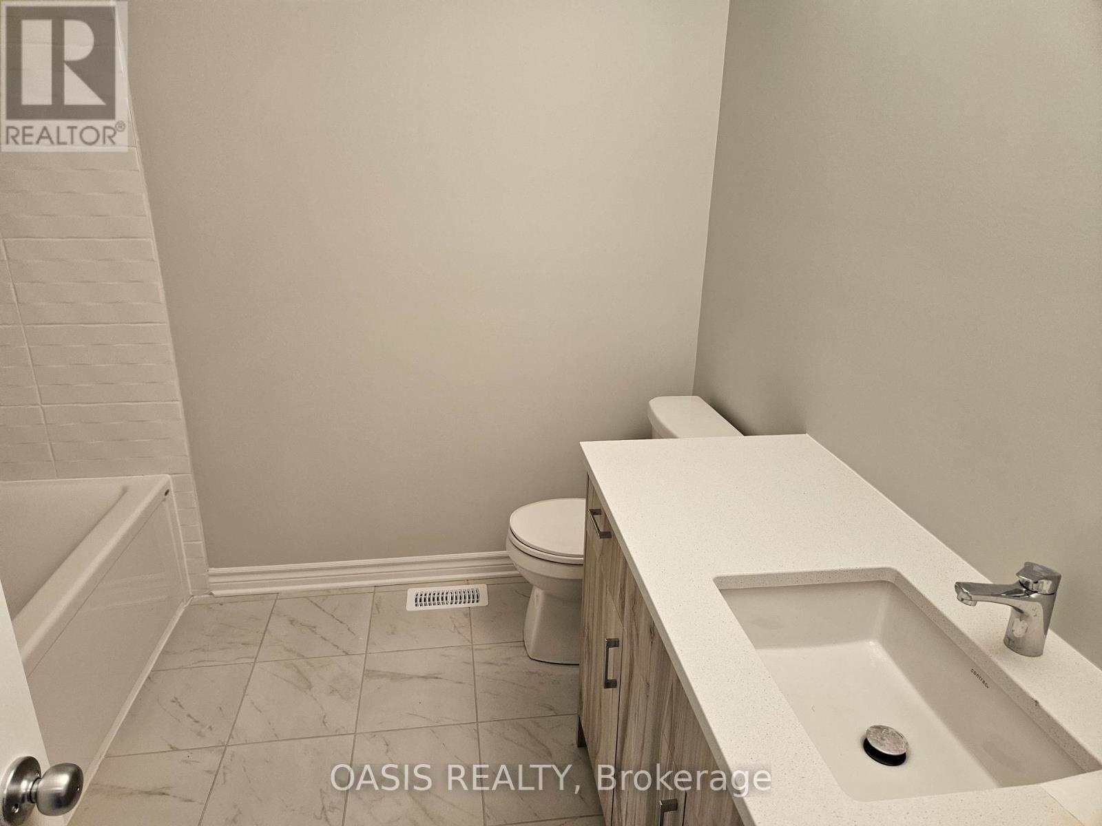 1049 Cope Drive, Ottawa, Ontario  K2S 3B5 - Photo 10 - X12168022