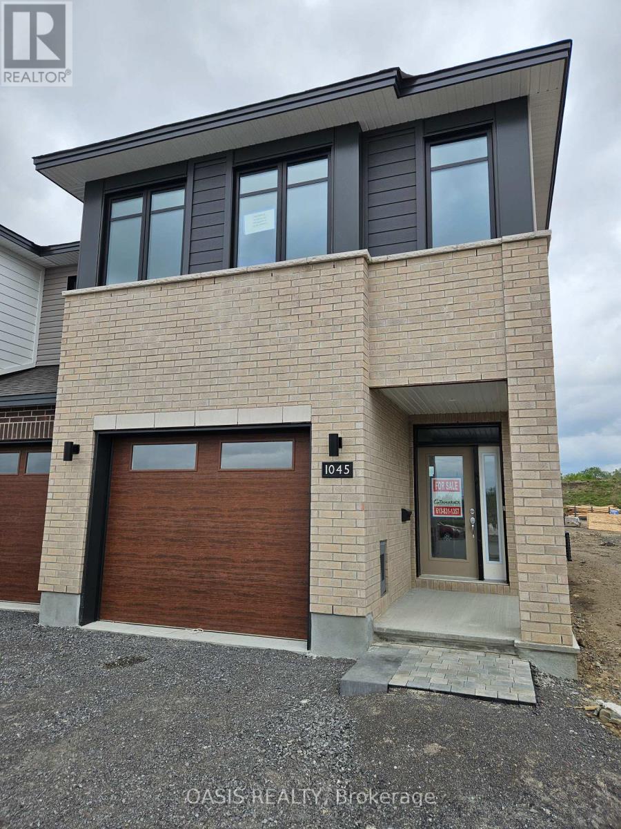 1045 Cope Drive, Ottawa, Ontario  K2S 3B5 - Photo 1 - X12168023