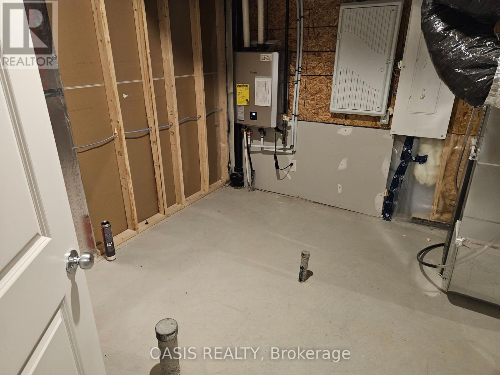 1045 Cope Drive, Ottawa, Ontario  K2S 3B5 - Photo 10 - X12168023