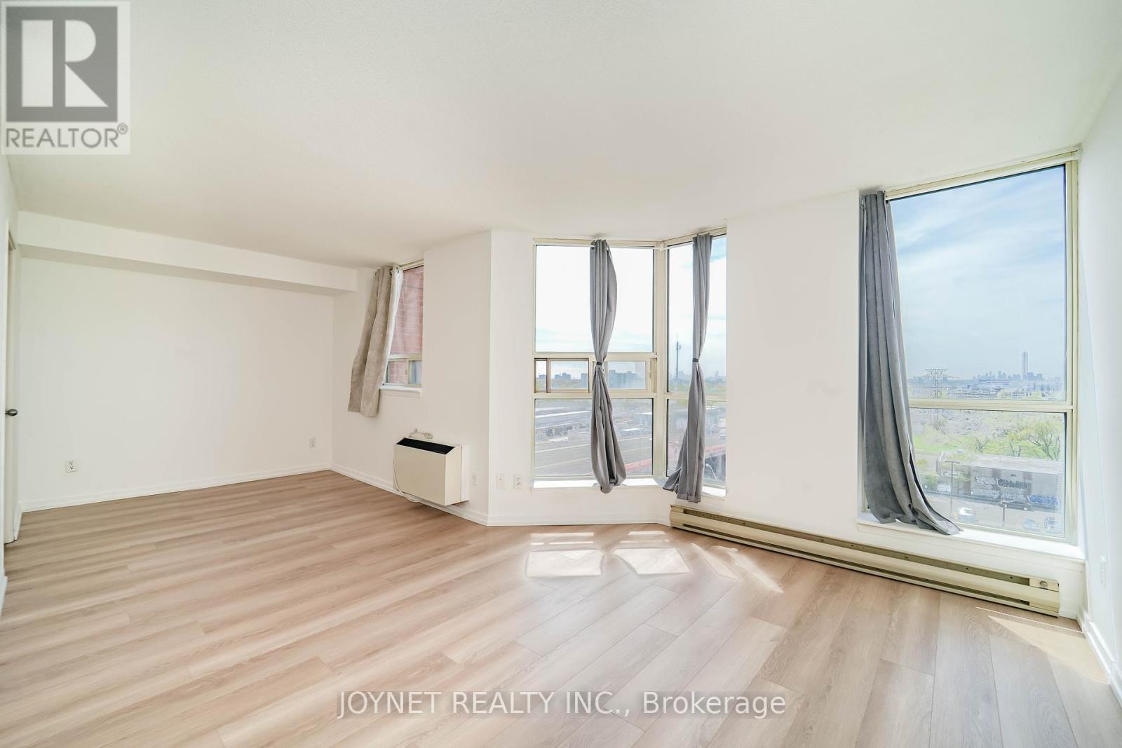 Property at 917 - 2460 EGLINTON AVENUE E image 3