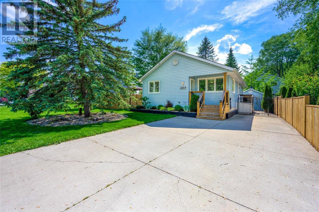 2019 GREEN STREET, Sarnia, Ontario