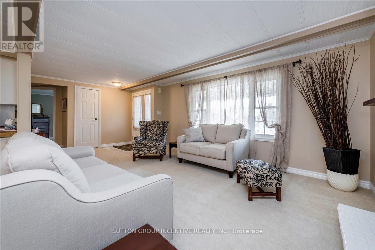 Property at 18 RIVERVIEW CIRCLE image 5