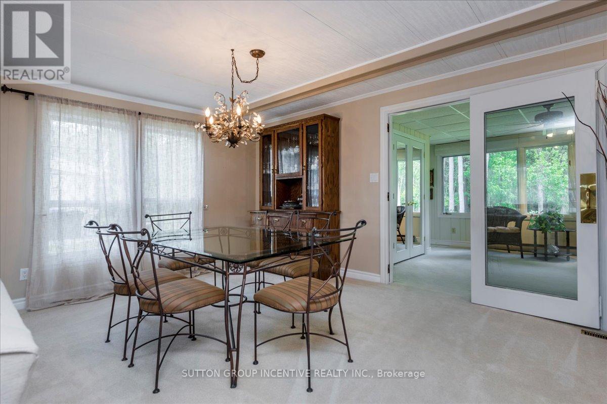 18 Riverview Circle, Innisfil, Ontario  L9S 1M2 - Photo 8 - N12167957