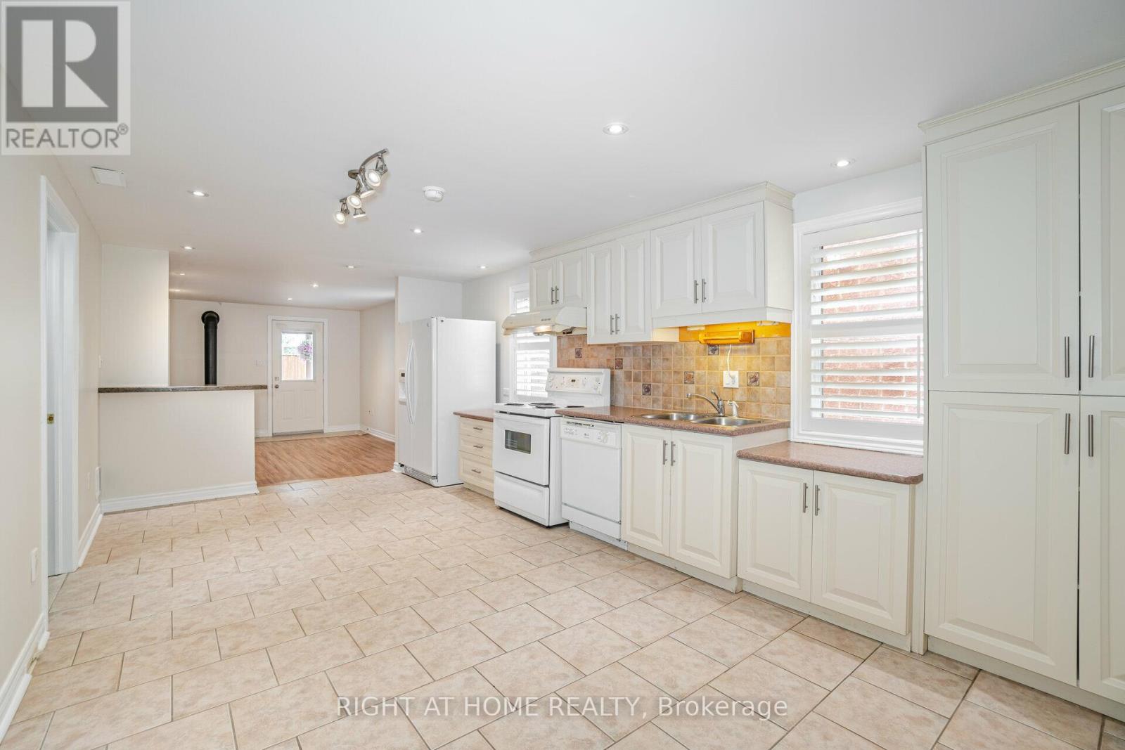 Lower - 62 San Vito Drive, Vaughan, Ontario  L4H 1X4 - Photo 6 - N12168001