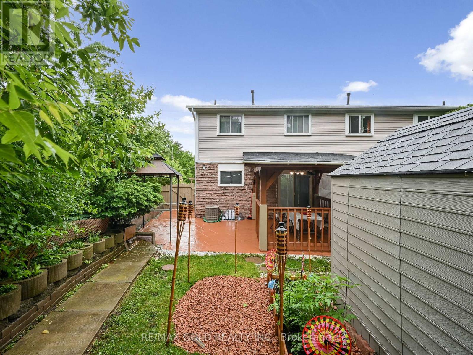 98 Centre Street N, Brampton (Brampton North), Ontario  L6V 2Z3 - Photo 26 - W12167956