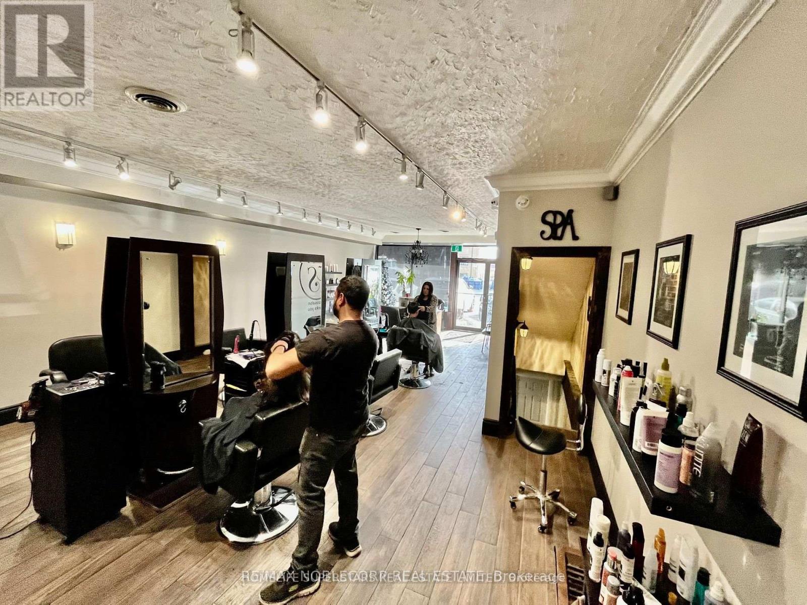 734 Wilson Avenue, Toronto, Ontario  M3K 1E2 - Photo 11 - W12168027
