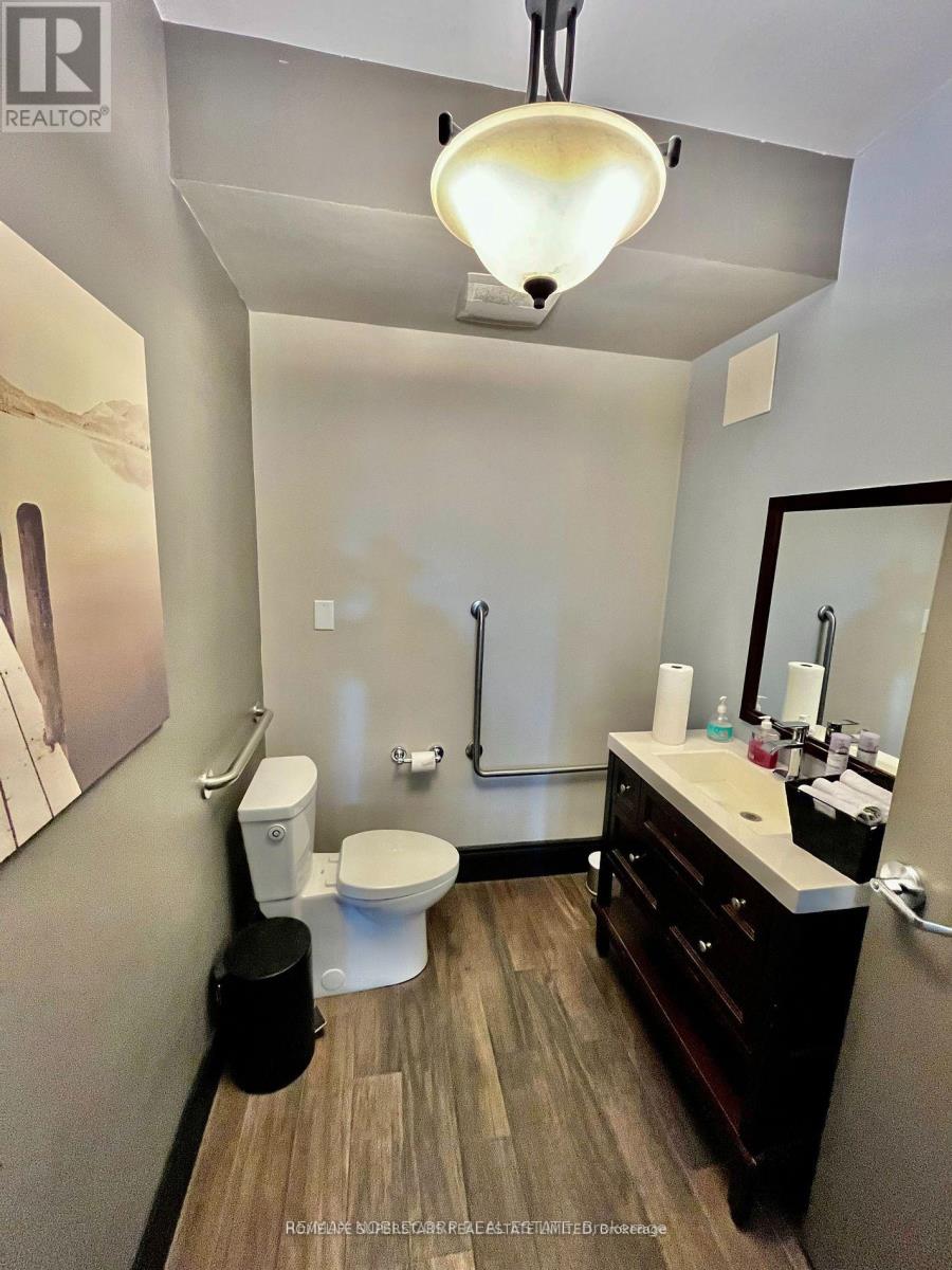 734 Wilson Avenue, Toronto, Ontario  M3K 1E2 - Photo 13 - W12168027