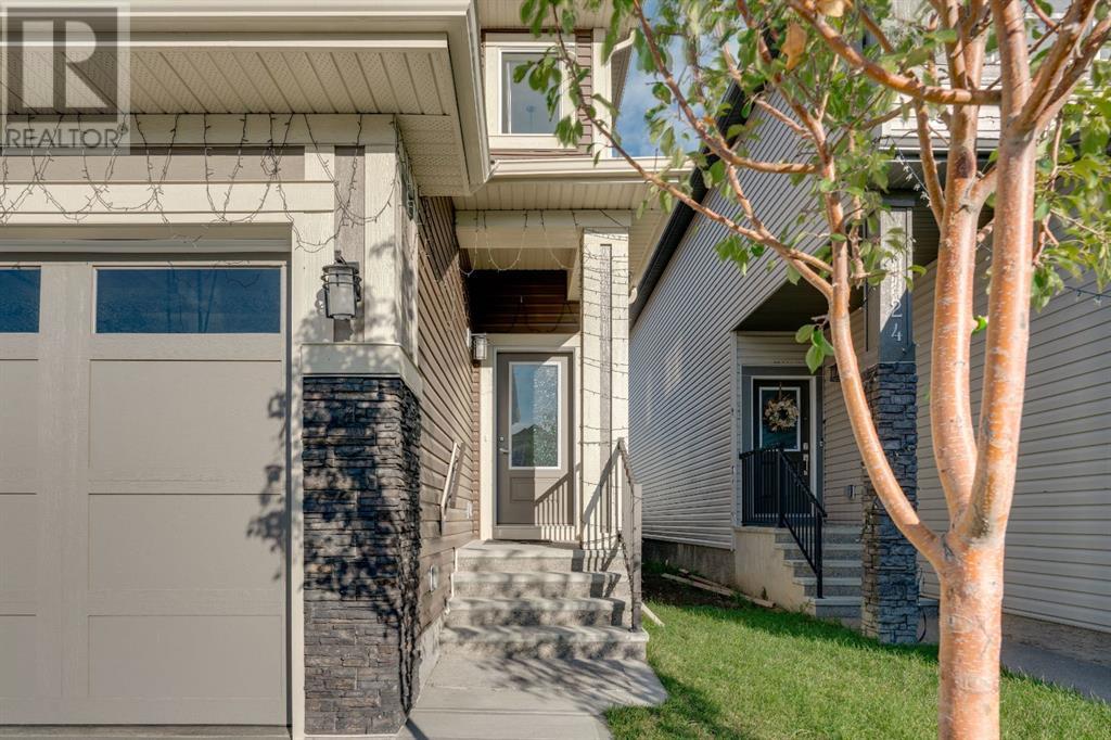 28 Savanna Link Ne, Calgary, Alberta  T3J 2H3 - Photo 3 - A2223172