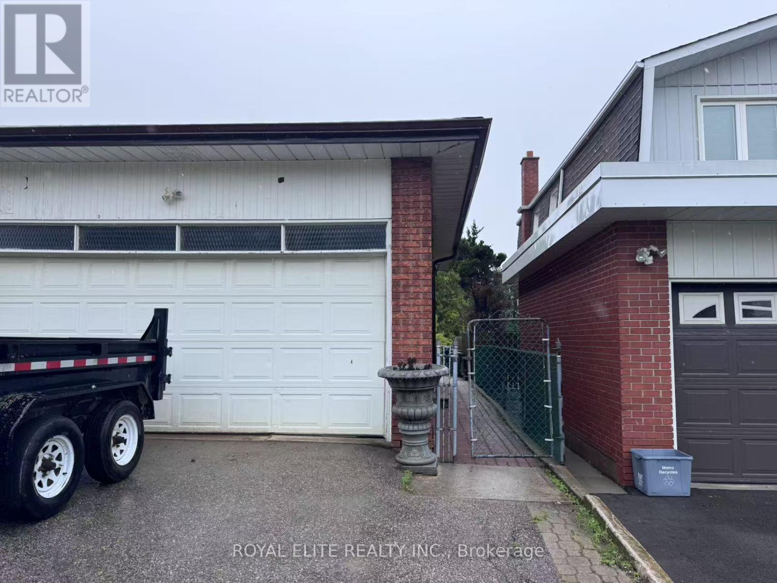 Back Unit - 853 Huntingwood Drive, Toronto, Ontario  M1T 3L7 - Photo 2 - E12165672
