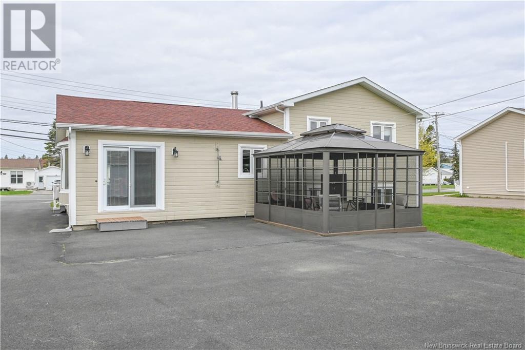 Property at 3410 rue Centenaire Street image 5