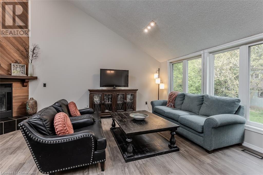 11 Weneil Drive, Freelton, Ontario  L0R 1K0 - Photo 15 - 40730939