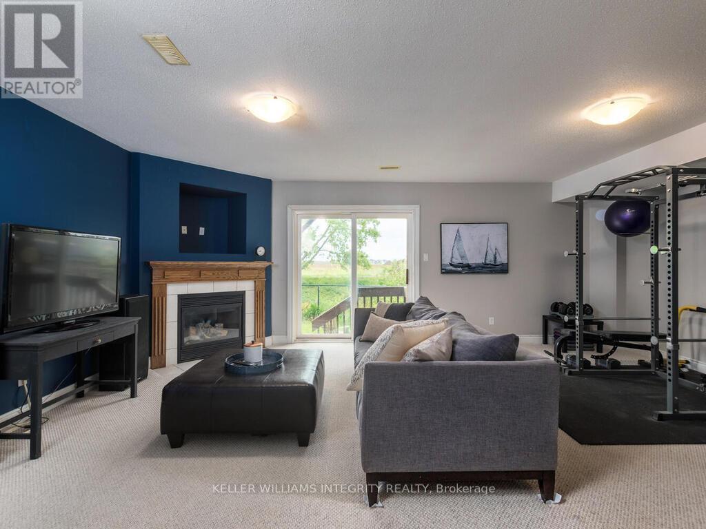 72 Castle Glen Crescent, Ottawa, Ontario  K2L 4H1 - Photo 3 - X12168040
