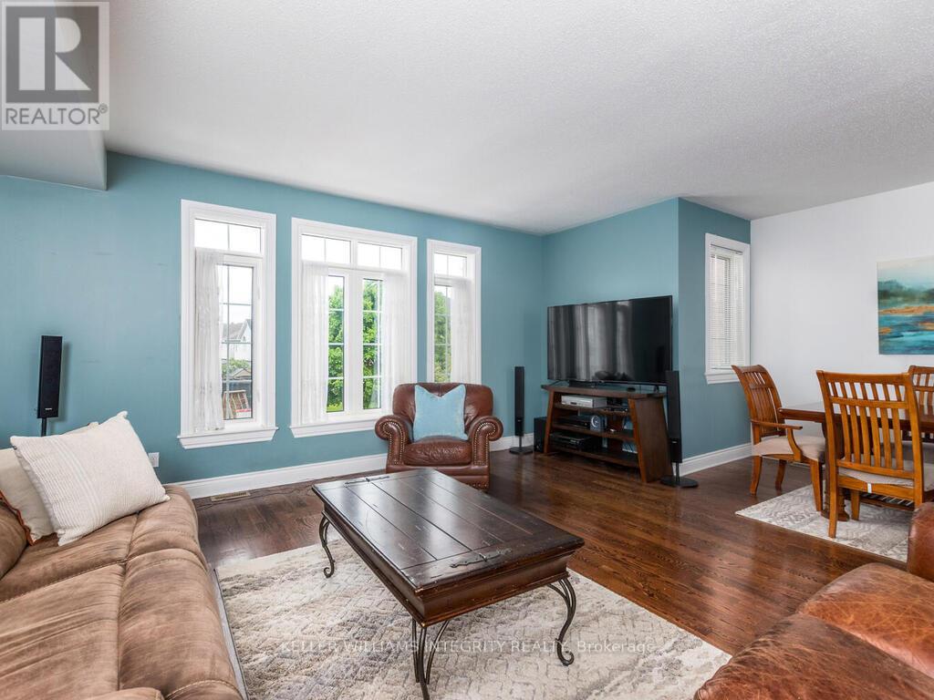 72 Castle Glen Crescent, Ottawa, Ontario  K2L 4H1 - Photo 8 - X12168040