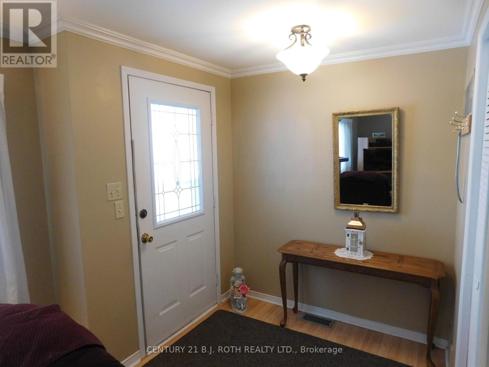 2 Mimosa Drive, Innisfil, Ontario  L9S 1R2 - Photo 15 - N12168037