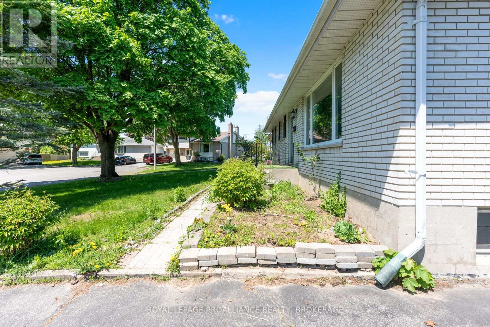 Property at 5 ARMOUR CRESCENT image 5