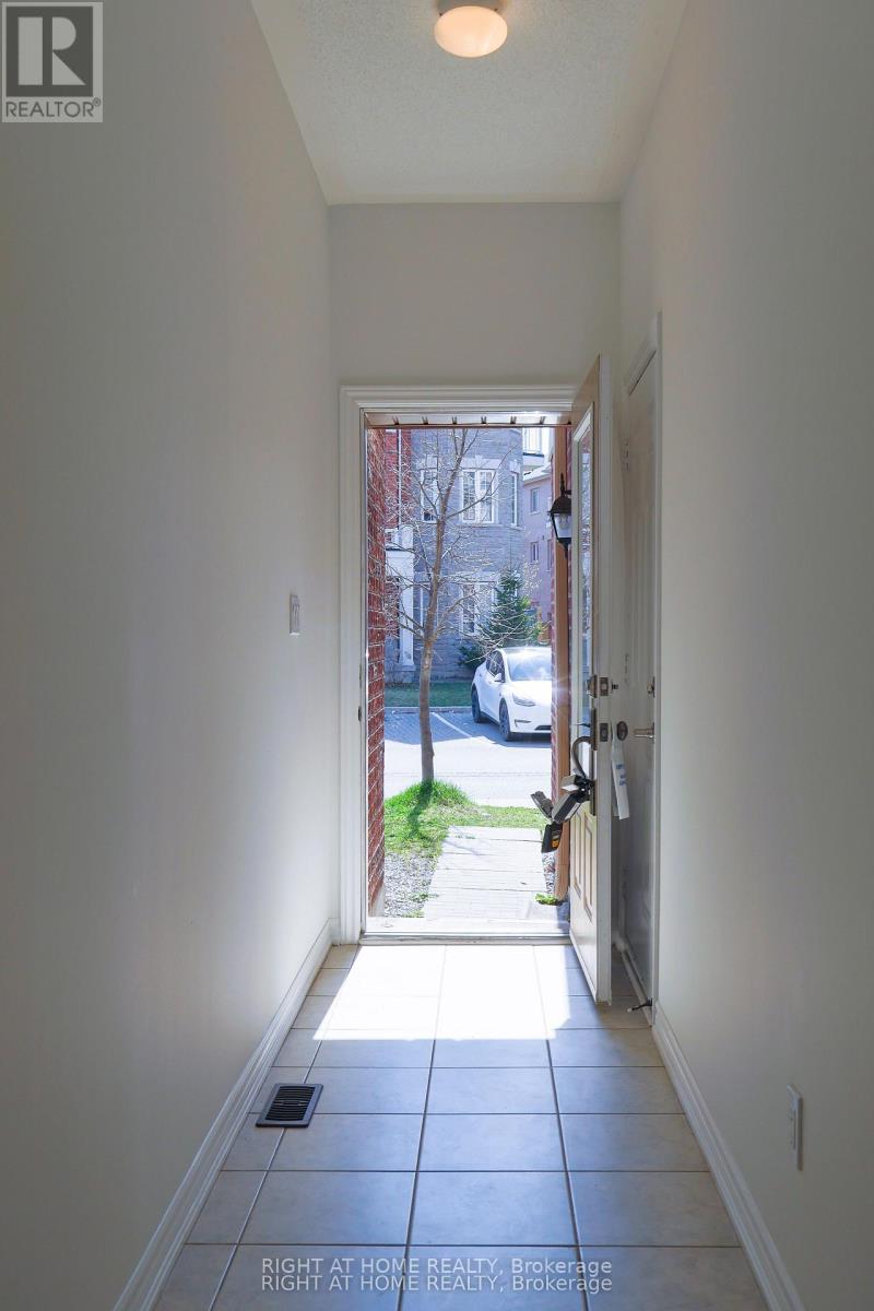 Upper - 11 Telegraph Street, Brampton, Ontario  L6Z 0H9 - Photo 3 - W12168066