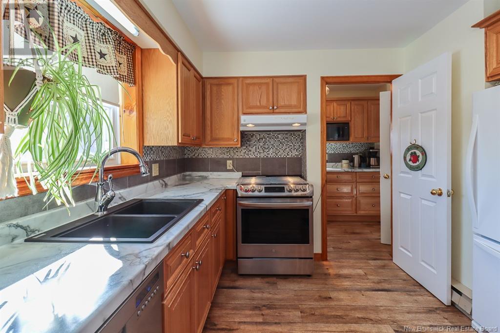 27 Maxwell Drive, Sussex, New Brunswick  E4E 2E1 - Photo 9 - NB113180