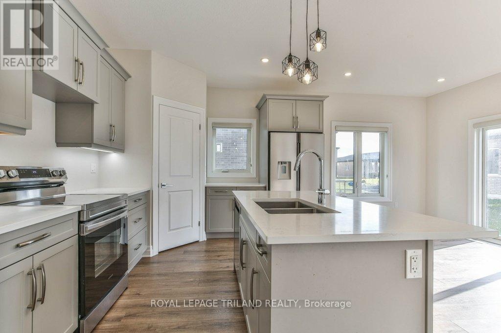 83 Greene Street, South Huron, Ontario  N0M 1S2 - Photo 13 - X12168087