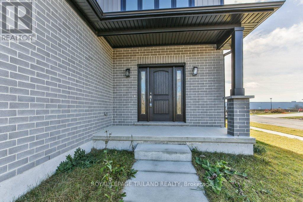 83 Greene Street, South Huron, Ontario  N0M 1S2 - Photo 4 - X12168087