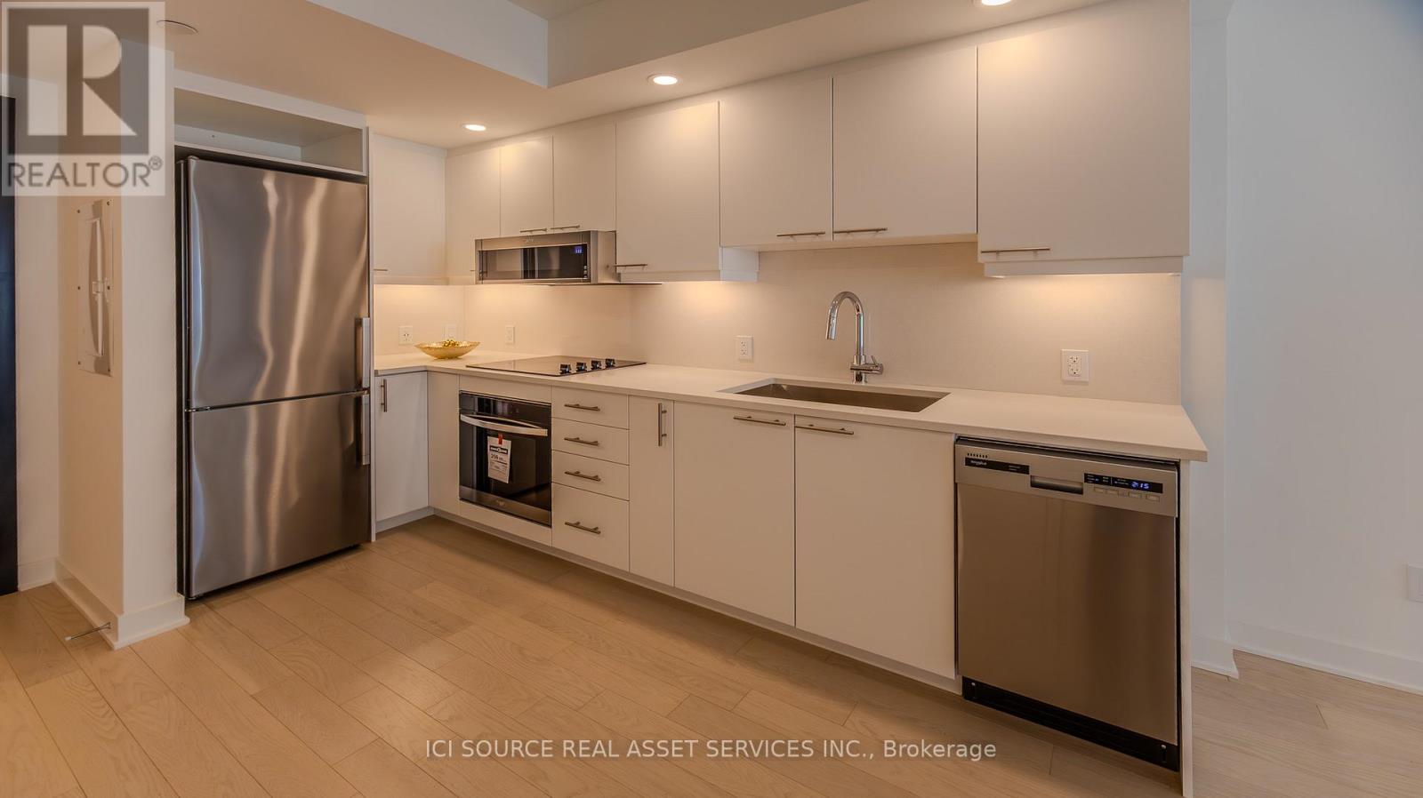 1110 - 340 Queen Street, Ottawa, Ontario  K1R 0G1 - Photo 2 - X12168043