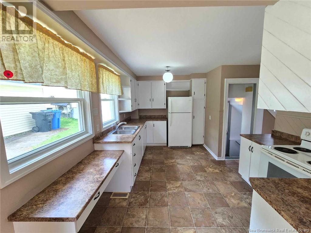 368 Princess Street, Bathurst, New Brunswick  E2A 2R5 - Photo 17 - NB119123