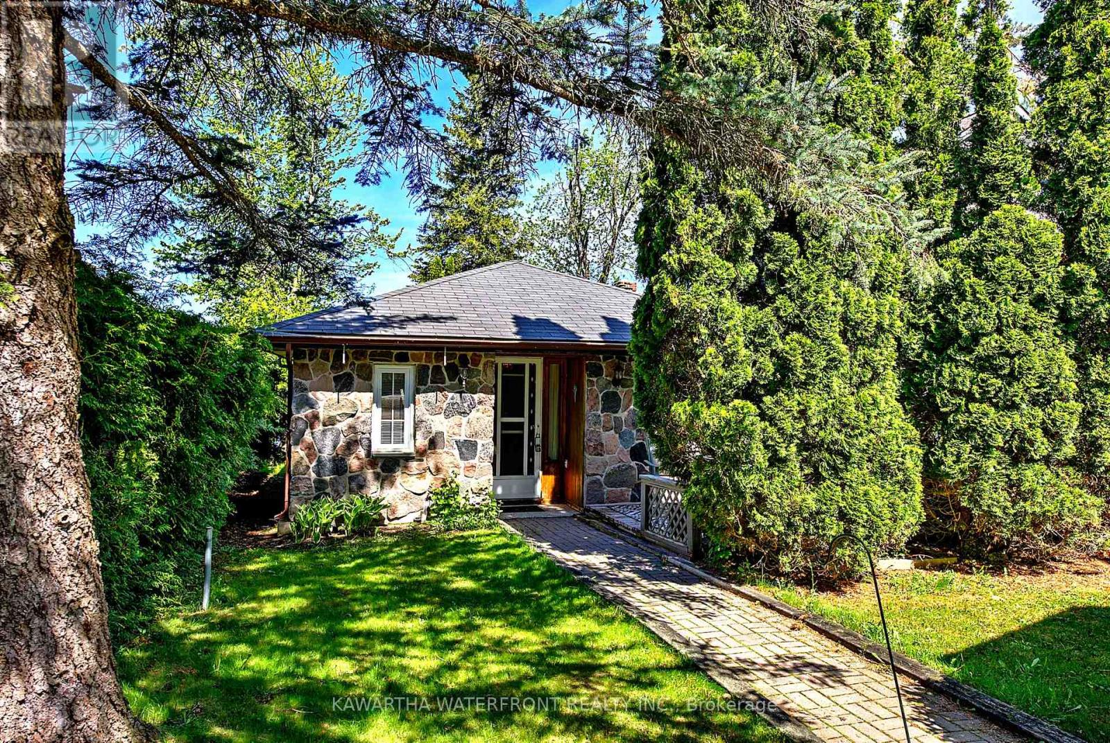 6 Oriole Road, Kawartha Lakes, Ontario  K0M 1N0 - Photo 8 - X12129842