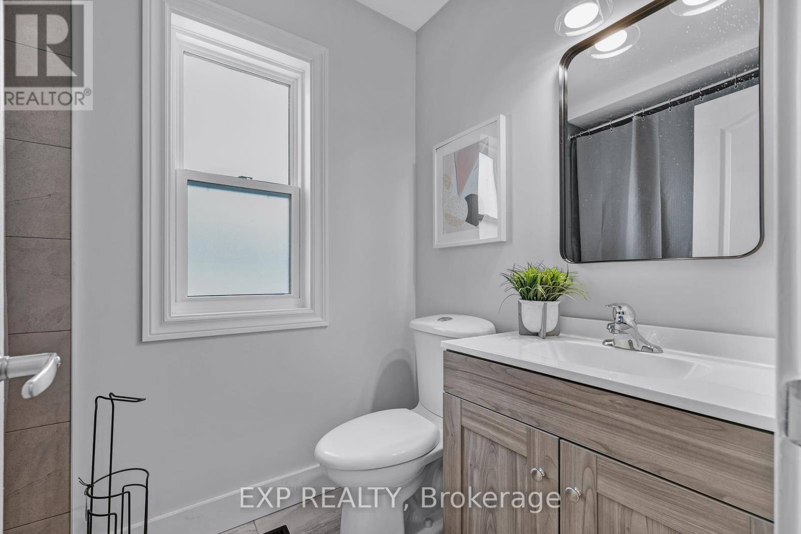 91 Mainprize Crescent, East Gwillimbury, Ontario  L0G 1M0 - Photo 16 - N12168082