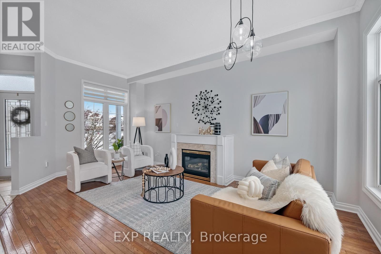 91 Mainprize Crescent, East Gwillimbury, Ontario  L0G 1M0 - Photo 4 - N12168082