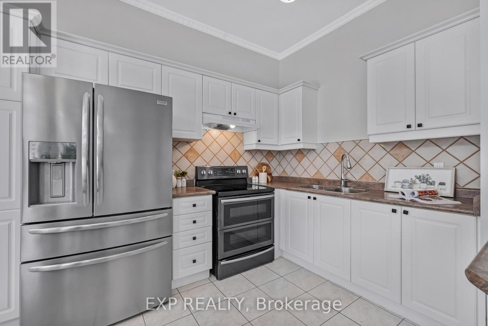 91 Mainprize Crescent, East Gwillimbury, Ontario  L0G 1M0 - Photo 8 - N12168082