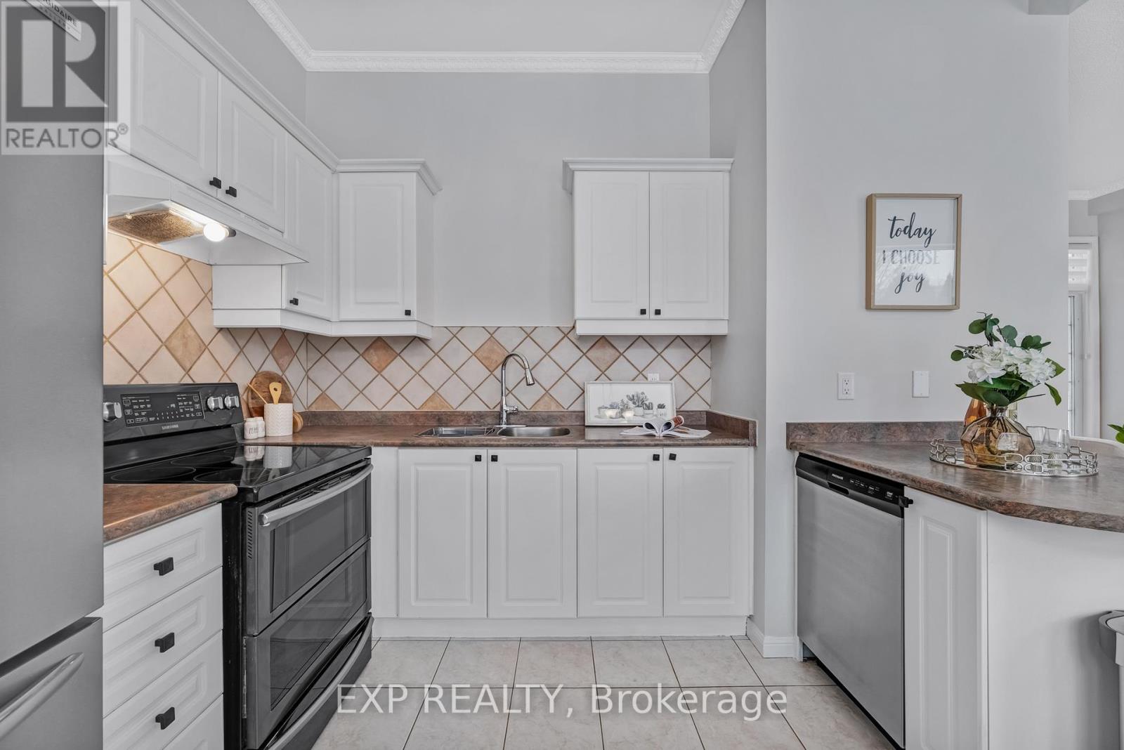 91 Mainprize Crescent, East Gwillimbury, Ontario  L0G 1M0 - Photo 9 - N12168082
