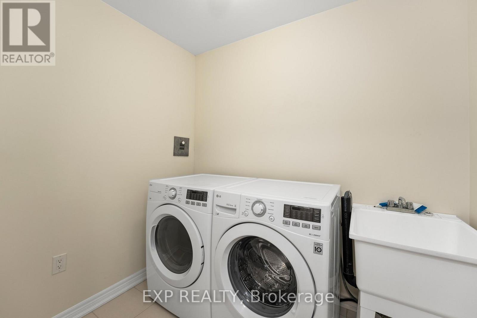 55 Walter Proctor Road, East Gwillimbury, Ontario  L9N 0P1 - Photo 31 - N12168101