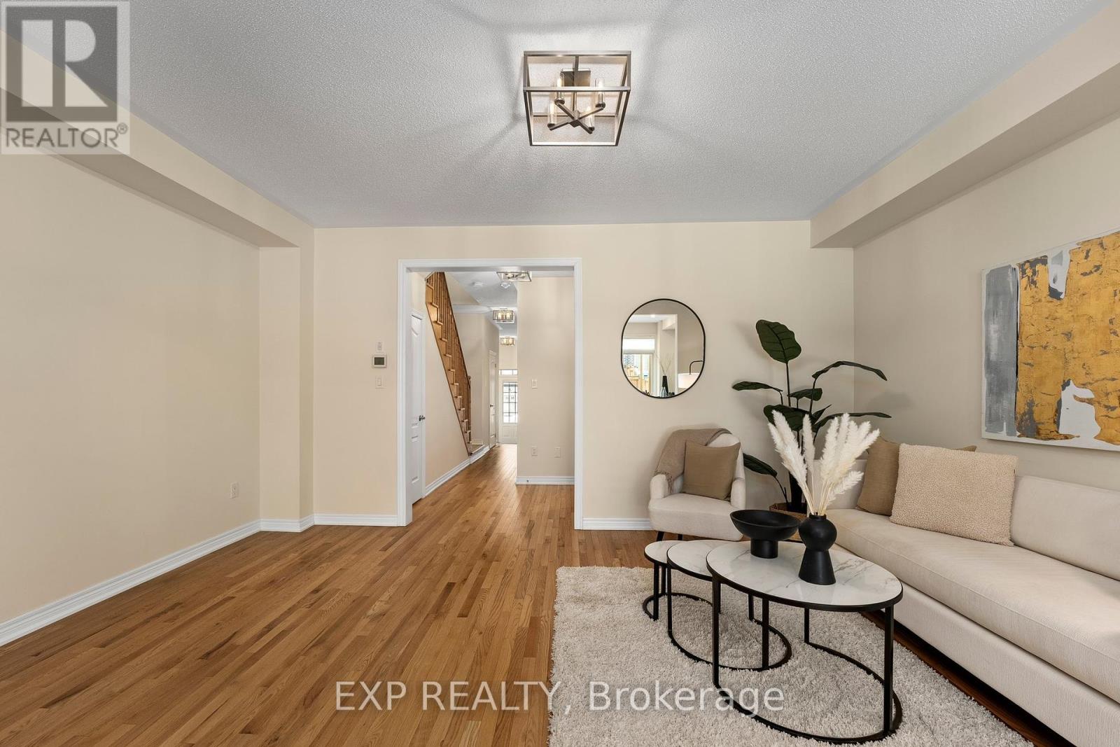 55 Walter Proctor Road, East Gwillimbury, Ontario  L9N 0P1 - Photo 7 - N12168101