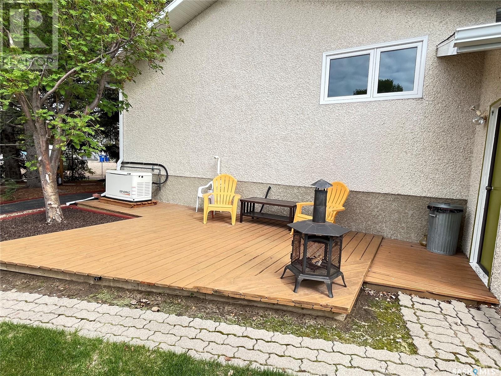 12 Chinook Place, Maple Creek, Saskatchewan  S0N 1N0 - Photo 3 - SK006745