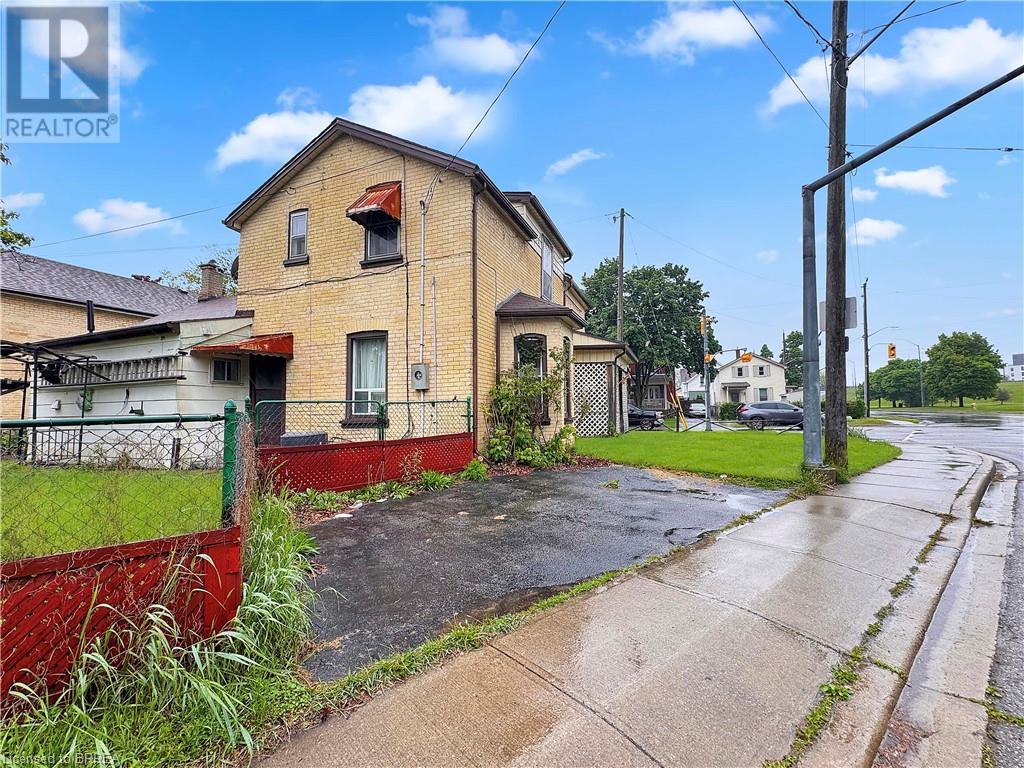 21 Ontario Street, Brantford, Ontario N3S 2B8 - Photo 4 - 40720468