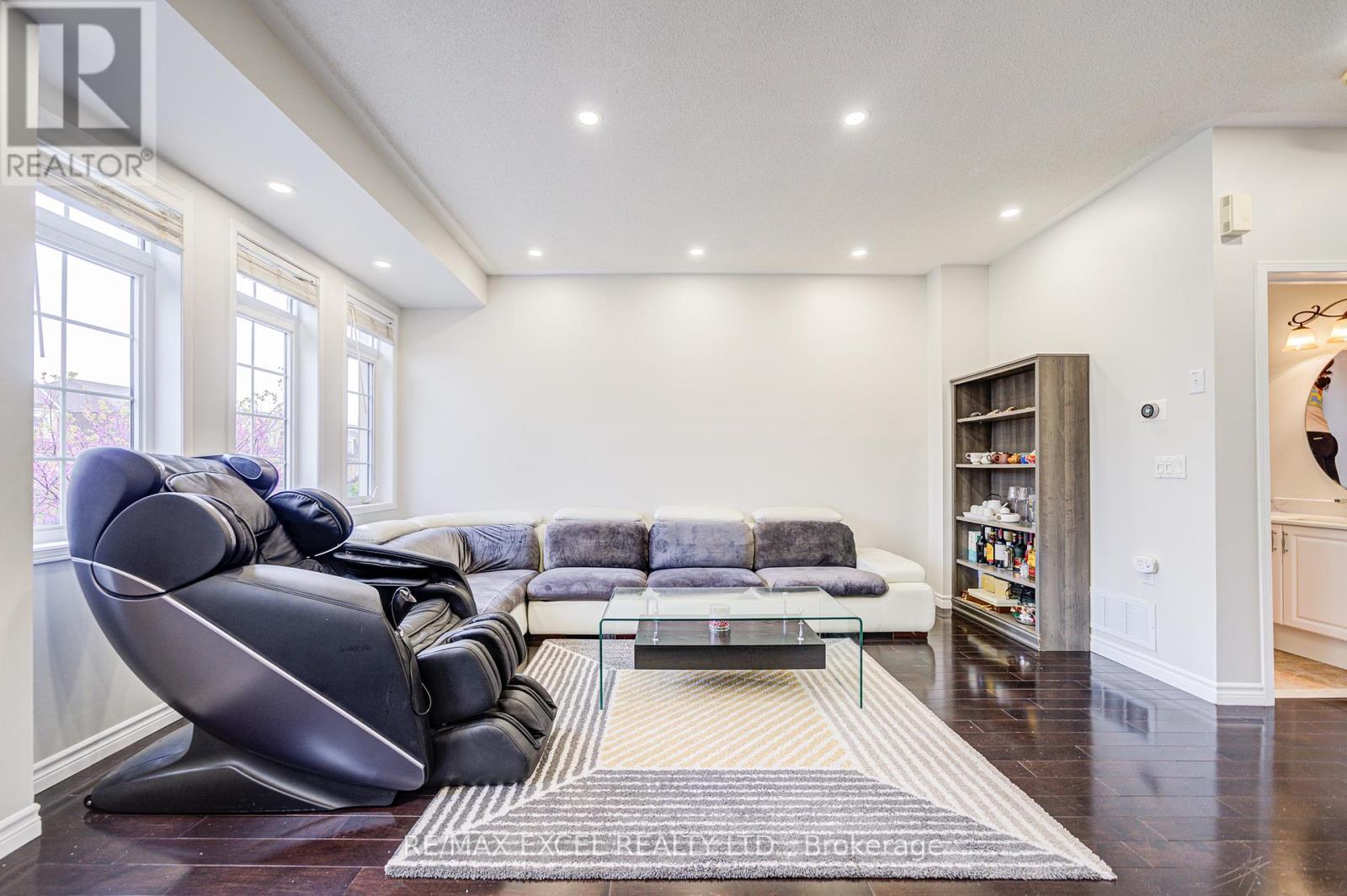 3398 Southwick Street, Mississauga, Ontario  L5M 7L5 - Photo 13 - W12168090