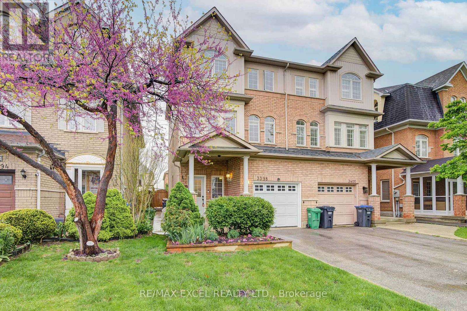 3398 Southwick Street, Mississauga, Ontario  L5M 7L5 - Photo 3 - W12168090