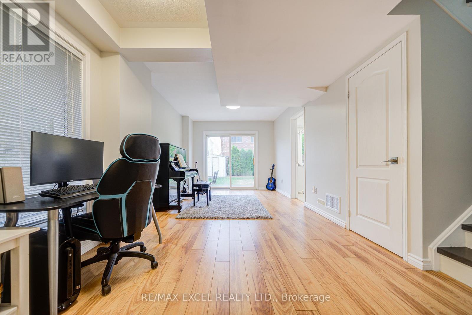 3398 Southwick Street, Mississauga, Ontario  L5M 7L5 - Photo 6 - W12168090