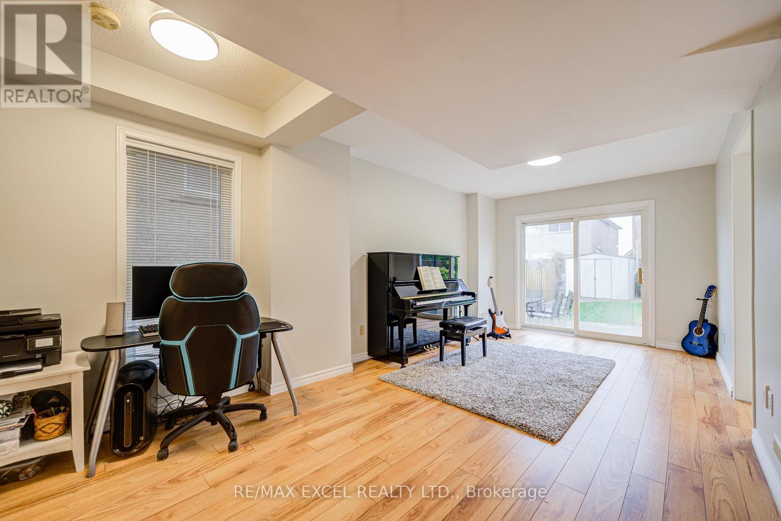 3398 Southwick Street, Mississauga, Ontario  L5M 7L5 - Photo 7 - W12168090
