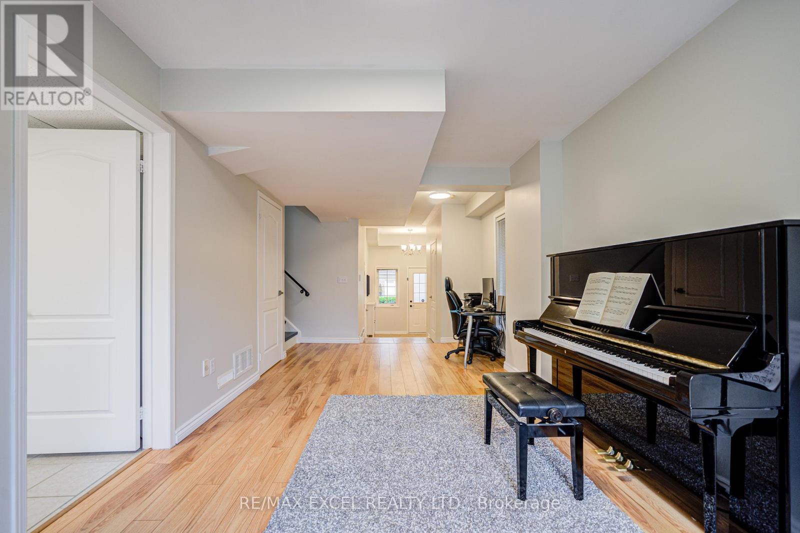 3398 Southwick Street, Mississauga, Ontario  L5M 7L5 - Photo 9 - W12168090