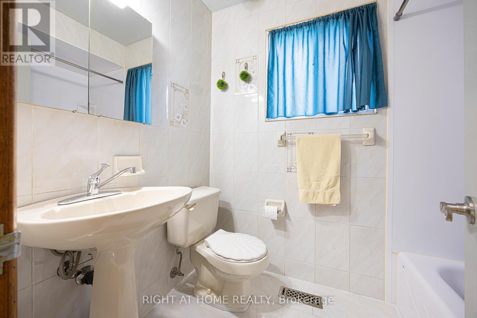 56 John Street, Toronto, Ontario  M9N 1J7 - Photo 22 - W12070655